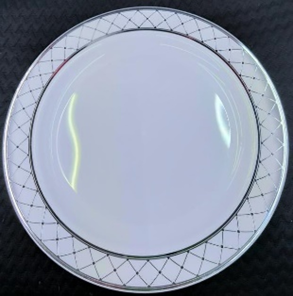 7" WHITE PLASTIC PLATE W/SILVER DIAMOND DESIGN RIM 6CT